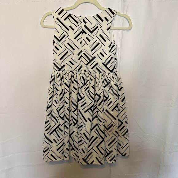 Pippa & Julie Girls Dress Size 10 White Black Geo Print Sleeveless Party - Picture 2 of 6
